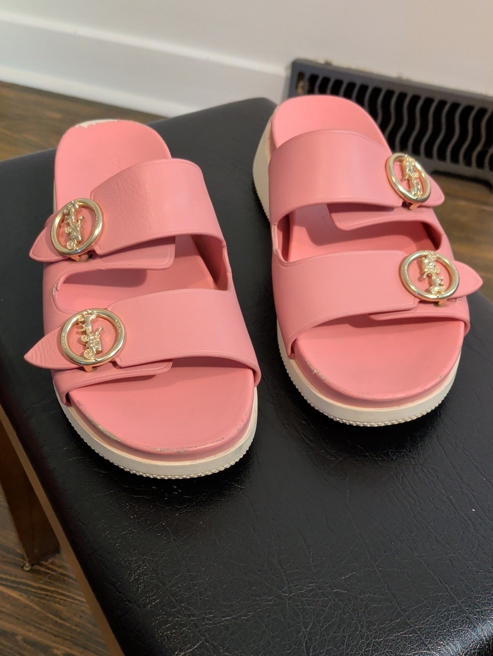 COACH gable leather sandal in bubblegum - size 39 (8.5) - Picture 2 of 10